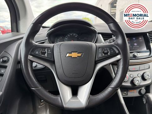 Used 2022 Chevrolet Trax LT w/ Driver Confidence Package AWD/4WD image 10