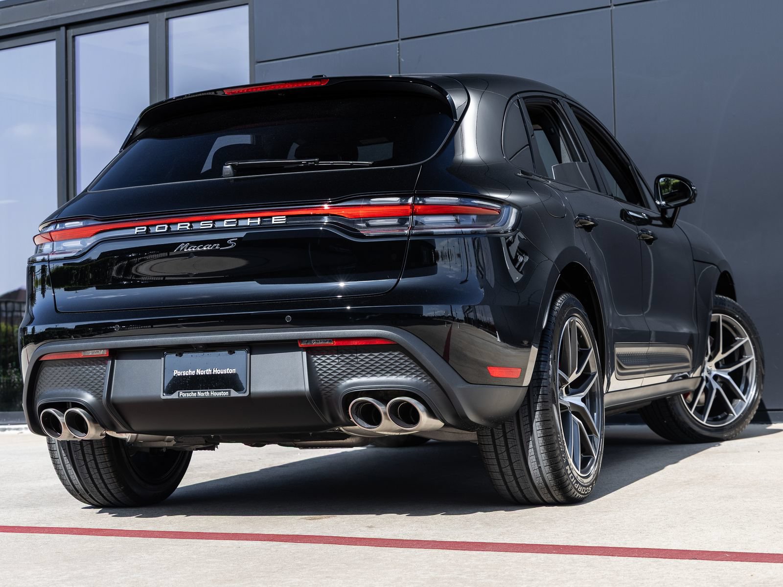 Certified 2026 Porsche Macan S AWD/4WD image 11