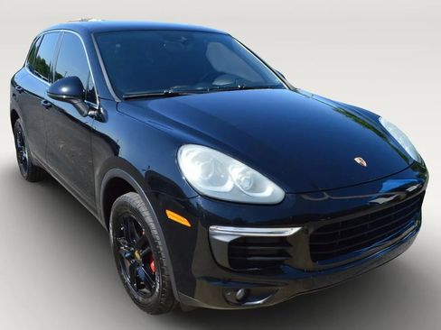 Used 2016 Porsche Cayenne AWD/4WD image 2