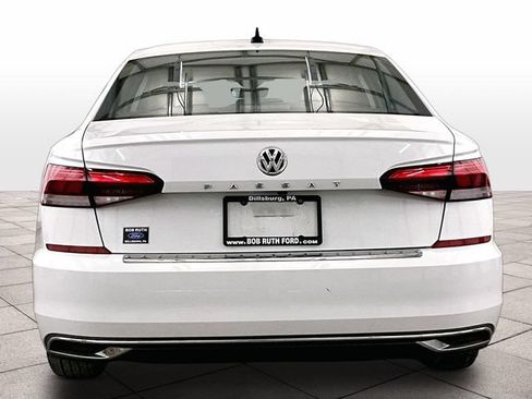 Used 2022 Volkswagen Passat 2.0T SE FWD image 4