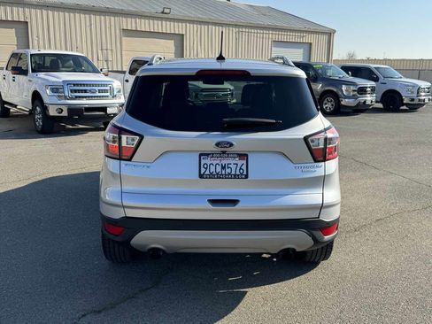 Used 2018 Ford Escape Titanium image 9