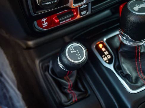 Used 2022 Jeep Wrangler Unlimited Rubicon image 24