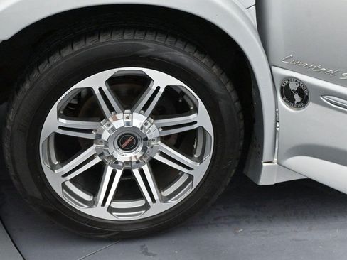 Used 2017 GMC Savana 2500 RWD image 44