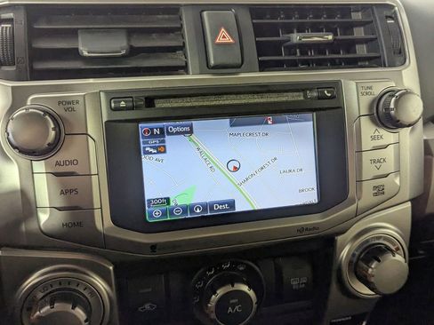 Used 2014 Toyota 4Runner SR5 AWD/4WD image 10