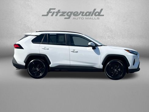 Used 2025 Toyota RAV4 XLE w/ Convenience Package image 3