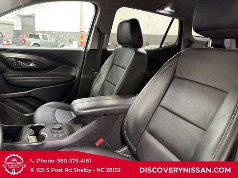Used 2024 GMC Terrain SLT AWD/4WD image 15