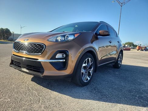 Used 2020 Kia Sportage EX w/ EX Technology Package FWD image 2