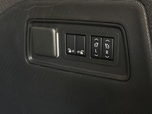 Used 2021 Cadillac Escalade Premium Luxury Platinum image 45