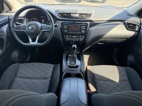 Used 2017 Nissan Rogue Sport SV image 15