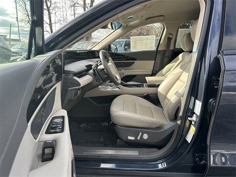 Certified 2024 Lincoln Nautilus Premier image 19