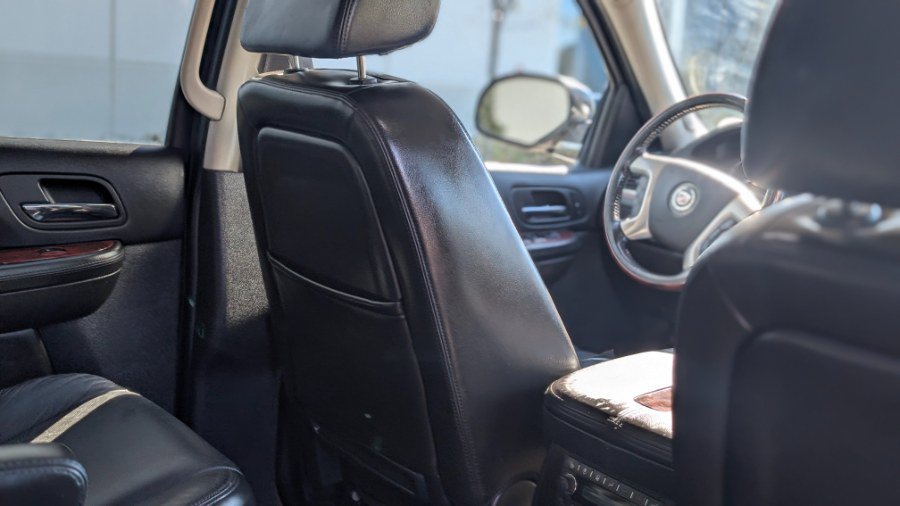 Used 2008 Cadillac Escalade AWD image 9