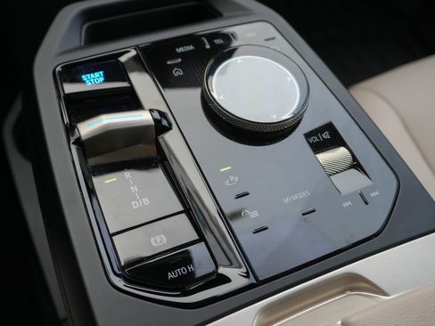 Used 2024 BMW iX xDrive50 w/ Sport Package image 27