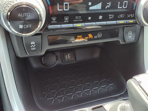 Certified 2025 Toyota RAV4 XLE w/ Convenience Package FWD image 24