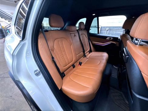 Used 2022 BMW X5 xDrive45e w/ Luxury Seating Package AWD/4WD image 29