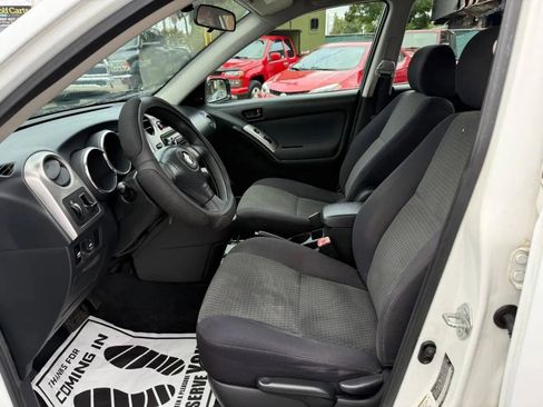 Used 2006 Toyota Matrix XR image 12