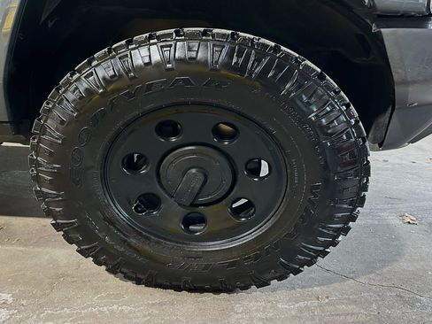 Used 2009 HUMMER H3T image 26