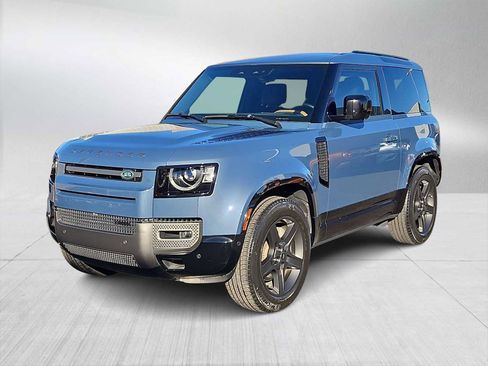 Used 2023 Land Rover Defender 90 X-Dynamic SE image 4