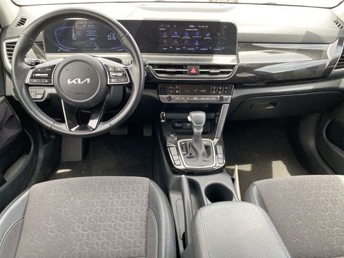 Used 2025 Kia Seltos S FWD image 9