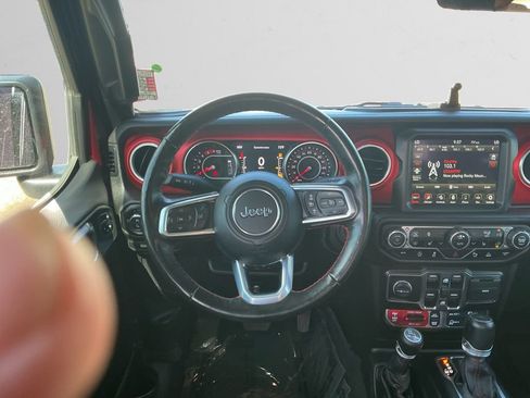 Used 2021 Jeep Gladiator Rubicon AWD/4WD image 12