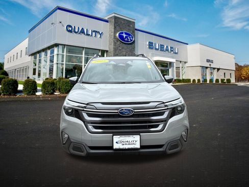 Used 2025 Subaru Forester Limited AWD/4WD image 6