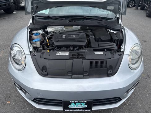 Used 2014 Volkswagen Beetle R-Line image 12