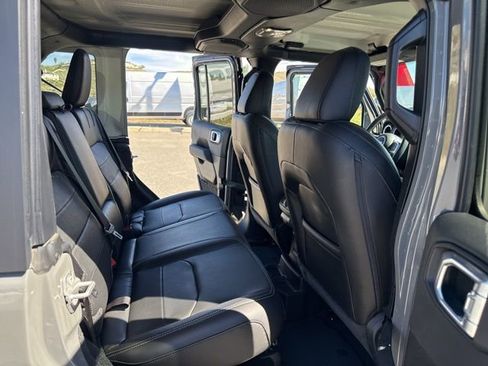 Used 2023 Jeep Wrangler Unlimited Sahara w/ Cold Weather Group image 23