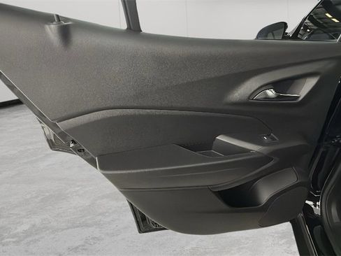 Used 2024 Chevrolet Trax ACTIV w/ Sunroof Package image 32