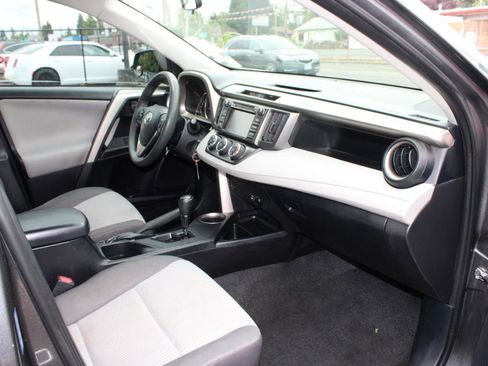 Used 2015 Toyota RAV4 LE FWD image 15
