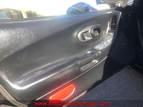 Used 2004 Chevrolet Corvette Convertible w/ Preferred Equipment Group image 12