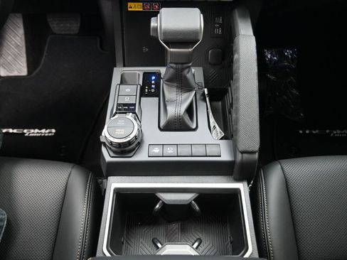 New 2026 Toyota Tacoma Limited AWD/4WD image 9