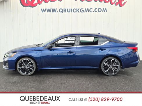 Used 2023 Nissan Altima 2.5 SR FWD image 4