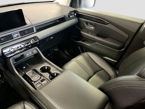 Used 2023 Honda Pilot Touring image 25