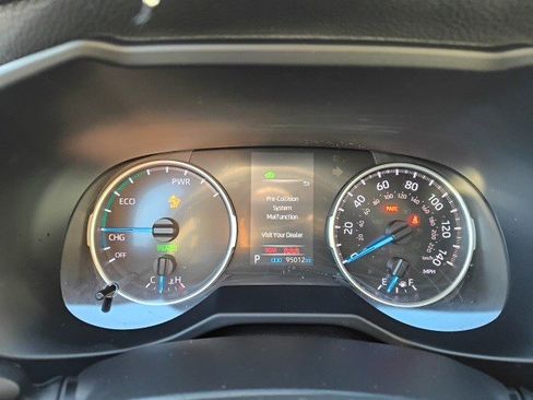 Used 2022 Toyota RAV4 LE image 19