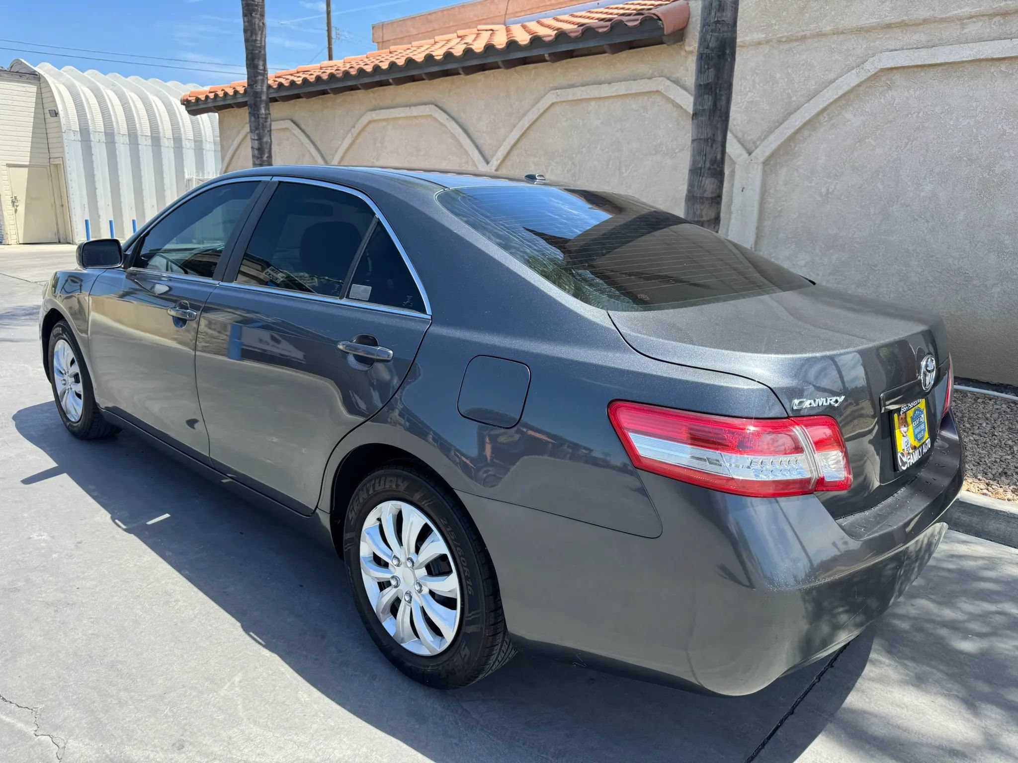 Used 2010 Toyota Camry LE FWD image 9