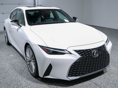 Used 2023 Lexus IS 300 w/ Premium Package RWD image 5