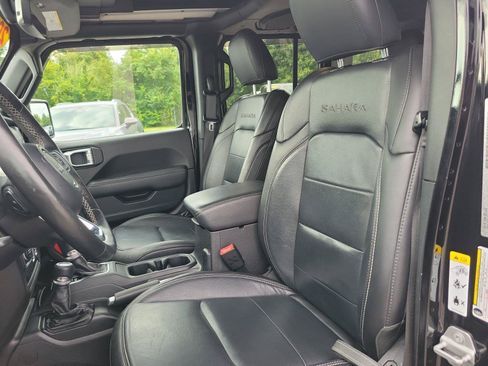 Used 2020 Jeep Wrangler Unlimited Sahara AWD/4WD image 16