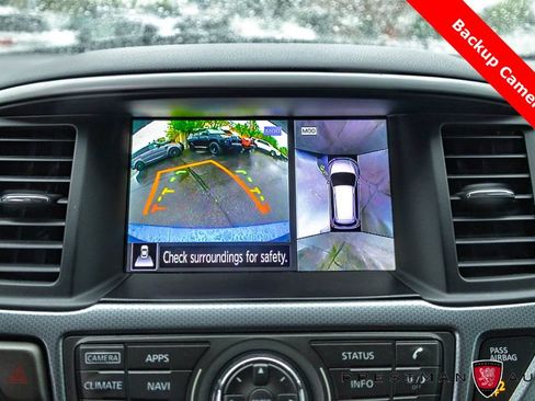 Used 2020 Nissan Pathfinder SL FWD image 8
