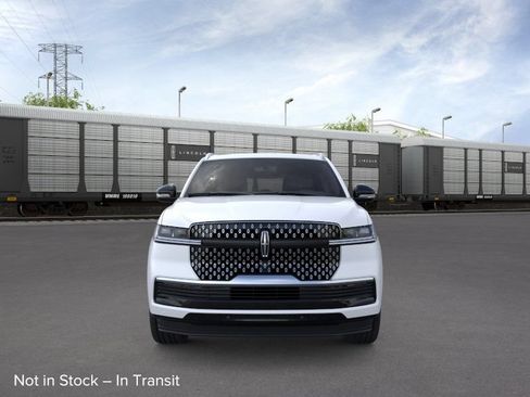 New 2026 Lincoln Navigator Reserve AWD/4WD image 6