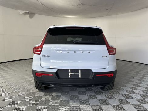 Used 2026 Volvo XC40 B5 Plus AWD/4WD image 7