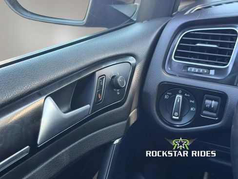 Used 2015 Volkswagen GTI SE FWD image 22