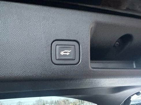 Certified 2024 Chevrolet Equinox EV RS image 23