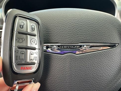 New 2026 Chrysler Pacifica Select image 51