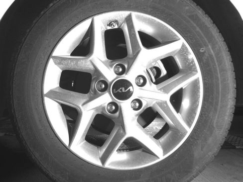 Used 2025 Kia Soul LX w/ LX Technology Package image 21