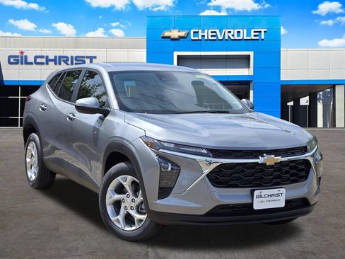 New 2026 Chevrolet Trax LS w/ LS Convenience Package FWD image 1