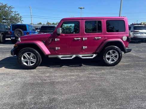 Used 2022 Jeep Wrangler Unlimited Sahara AWD/4WD image 4