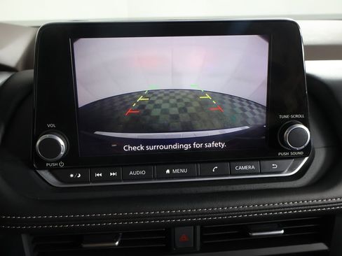 Used 2023 Nissan Rogue SV image 41