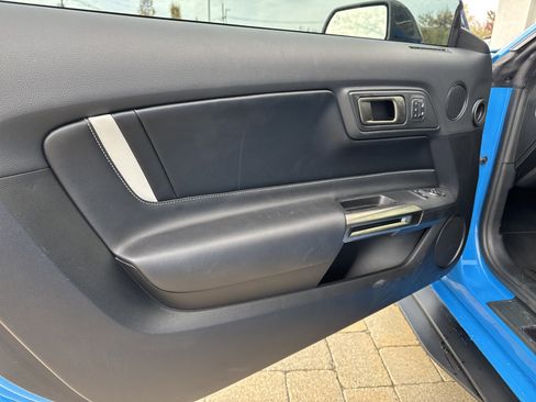 Used 2022 Ford Mustang Shelby GT500 w/ Technology Package image 13