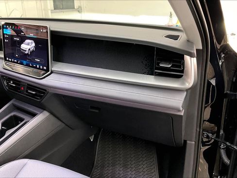 New 2026 Volkswagen Tiguan SE image 27