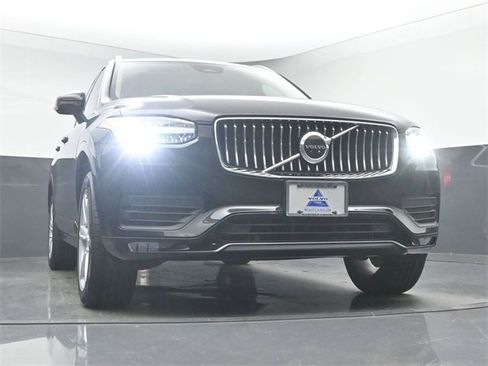 Used 2023 Volvo XC90 B5 Core image 37