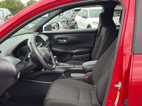 Used 2025 Honda HR-V Sport image 11